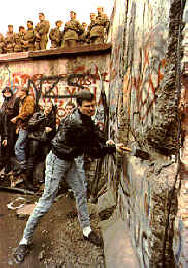 Разрушение Берлинской Стены в 1989