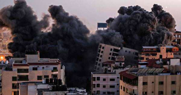 Обстрел сектора Газы. Фото: фото: Nick_ Raille_07 / shutterstock