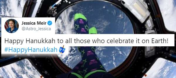 Астронавт поздравляет с Ханукой из космоса