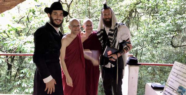 Поиск евреев в буддийском монастыре Шри-Ланки