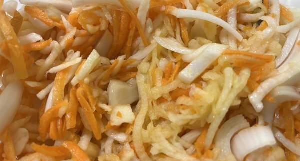 Салат из кольраби с морковью