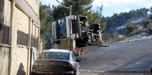 Чудо в Цфате: водитель выскочил из грузовика
